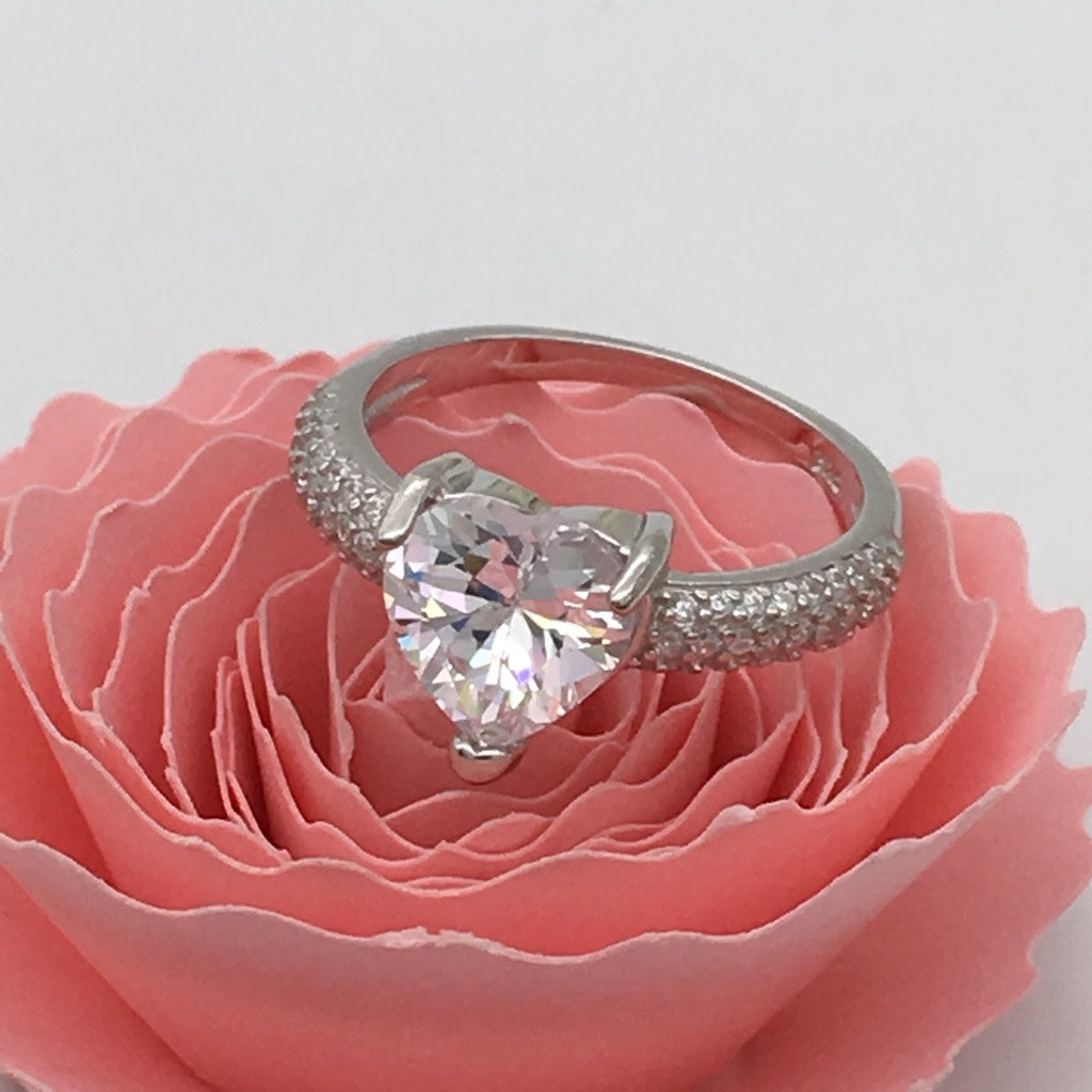 Z1292R Heart Ring