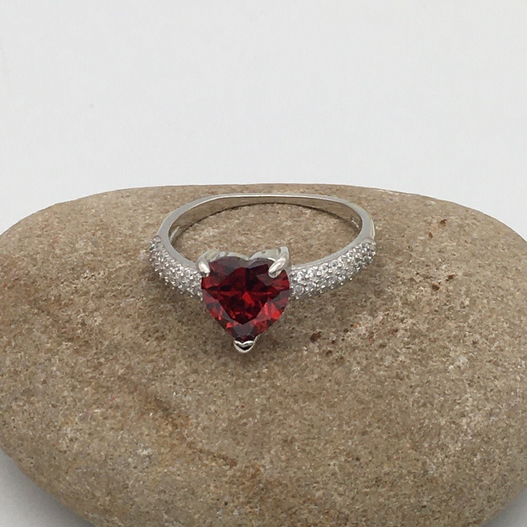 Z1292R Heart Ring