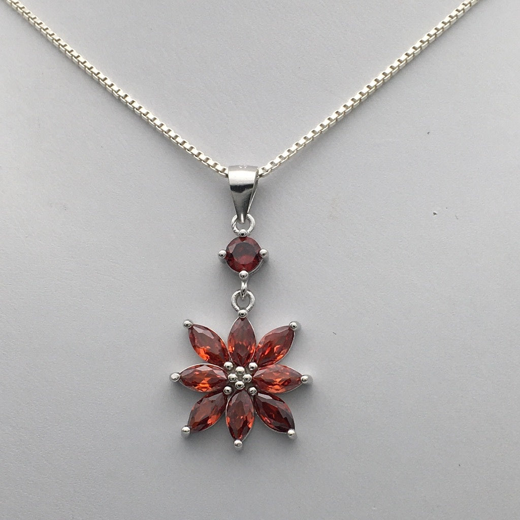 Z1289 Flower 16" Necklace Garnet