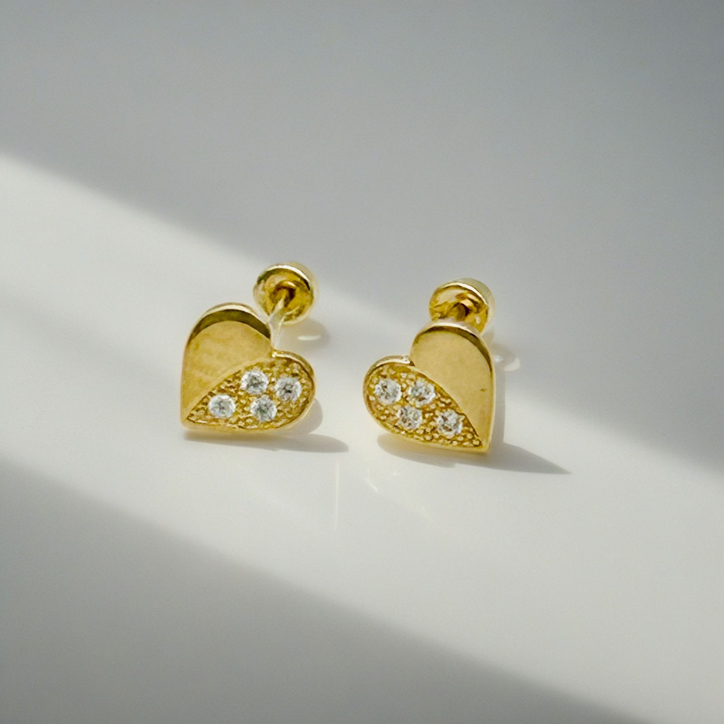 G399 14K Gold Heart Earrings