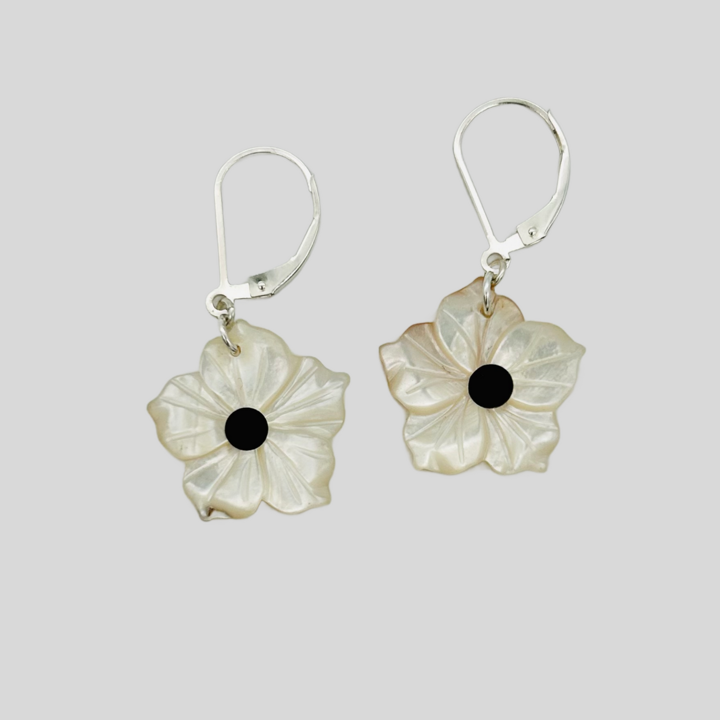 SH1009ER Shell Flower Earrings