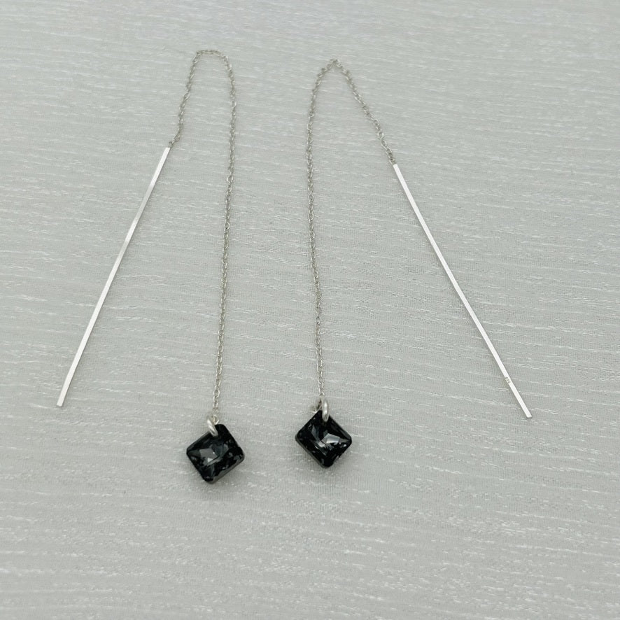 C1092ER Black Thread Earrings