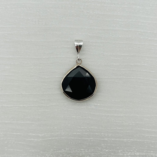 ST1850P Black Onyx Pendant