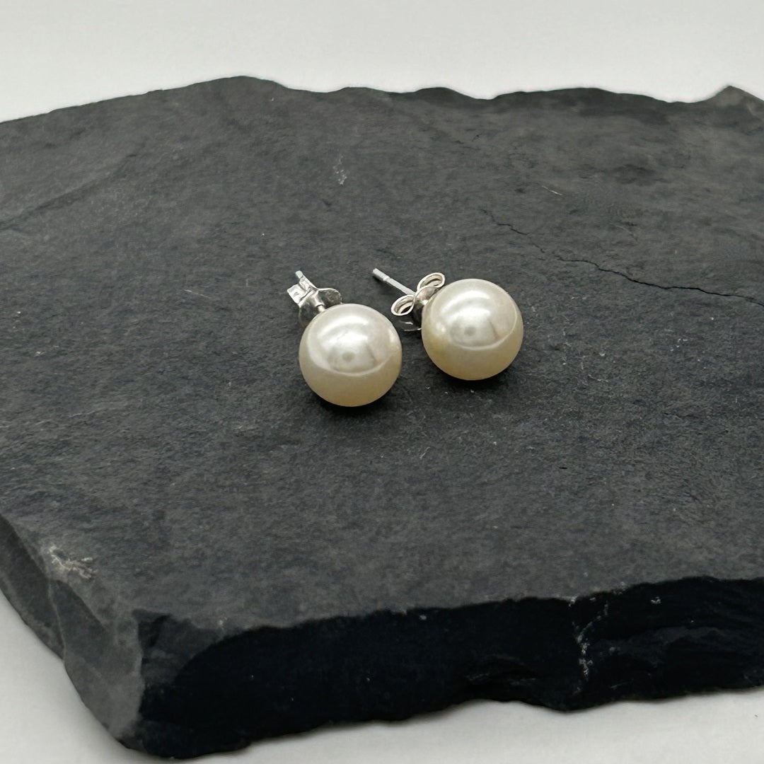 C1031ER Ivory Pearls Post earrings 8mm.