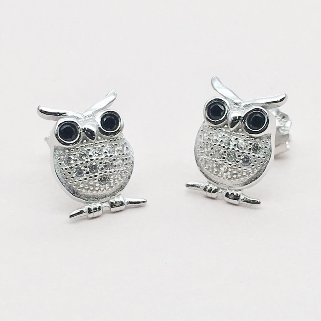 Z956ER Black Eyes Owl Earrings