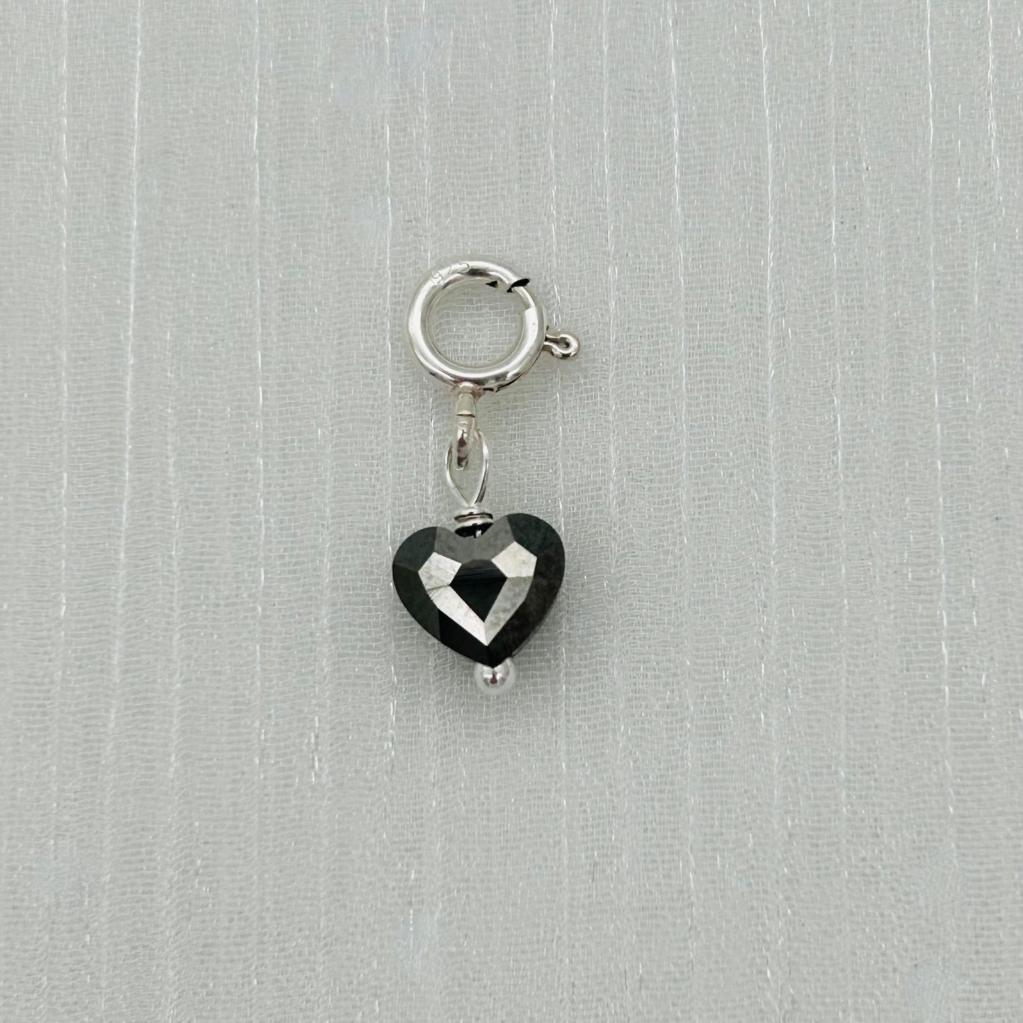 C1137 Black Heart Charm